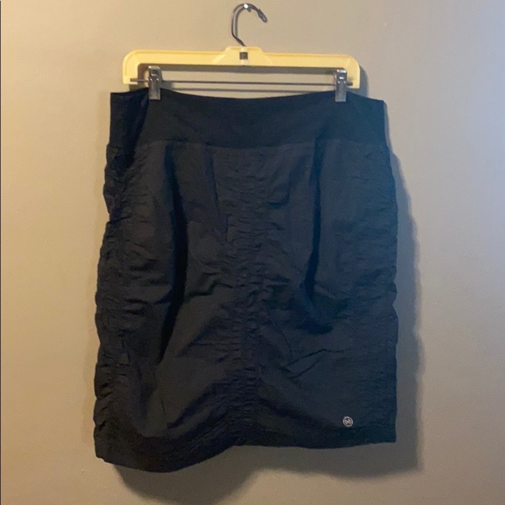 Coco + Carmen Women’s L/XL Black Skirt NWT